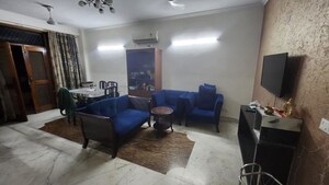 Living Room in 2 BHK Independent House at Dlf Phase ii – for Rent