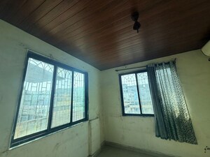 Room in 5 BHK Apartment at Roha – for Rent