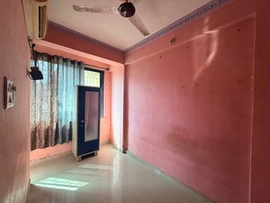 Room in 5 BHK Apartment at Roha – for Rent