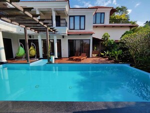Swimming Pool in 6+ BHK Villa at Marna Siolim – for Sale