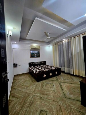 Bedroom in 2.5 BHK Apartment at Unitech Uniworld Gardens 2, Sector 47 – for Rent