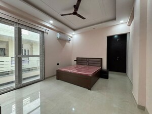 Living Room in 3 BHK Builder Floor at Dlf Phase I – for Rent
