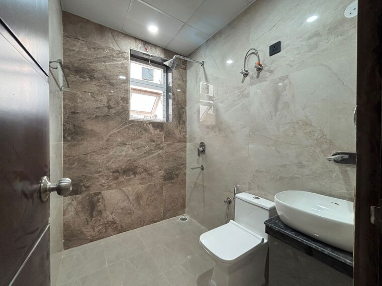 Bathroom, dlf phase i 3 Bedroom 1580 Sq.Ft. Builder Floor In Dlf Phase I Gurgaon 10622731