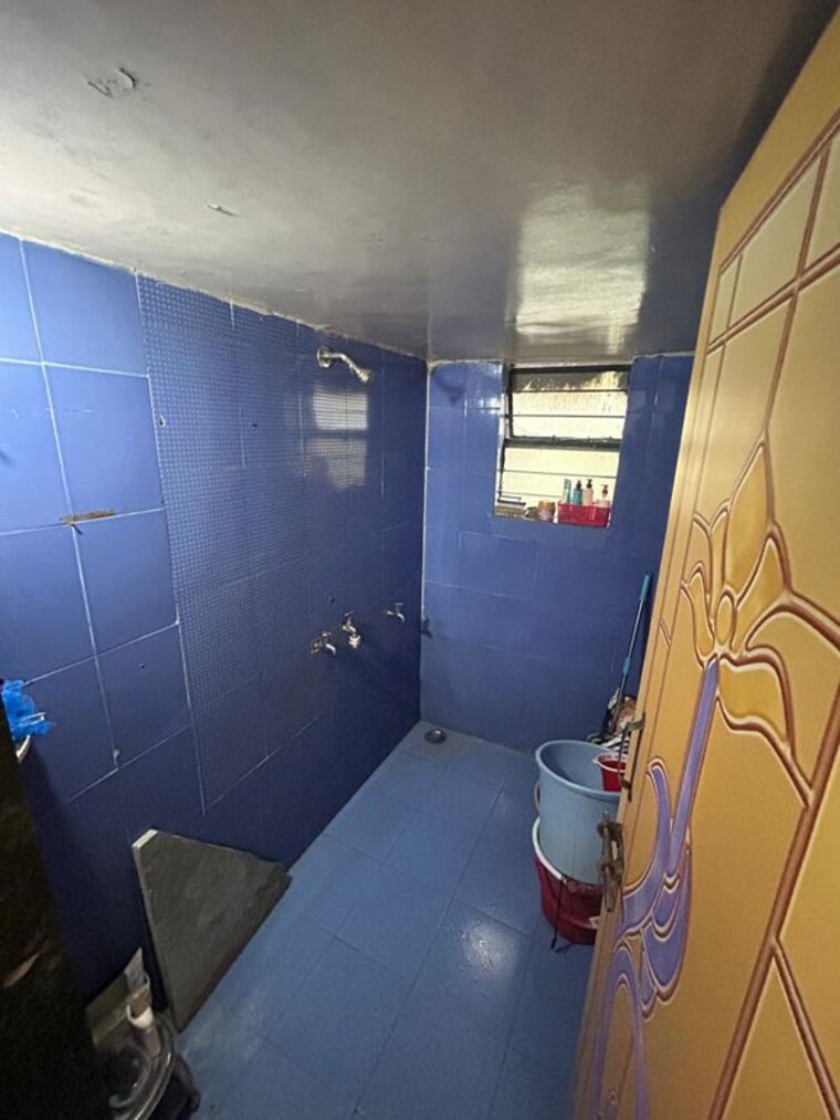 Bathroom, salunkhe vihar society 1 Bedroom 700 Sq.Ft. Apartment In Salunkhe Vihar Society Pune 10622736