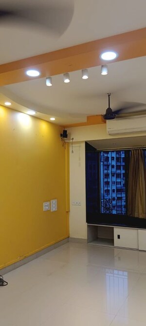 Room in 3 BHK Apartment at Dosti Erica Apartment, Wadala East – for Rent