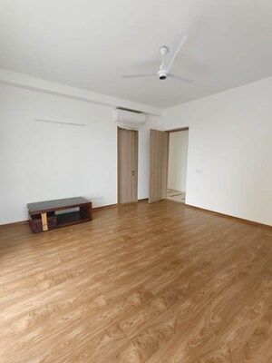 Room in 3 BHK Apartment at ILD Grand, Sector 37c – for Rent