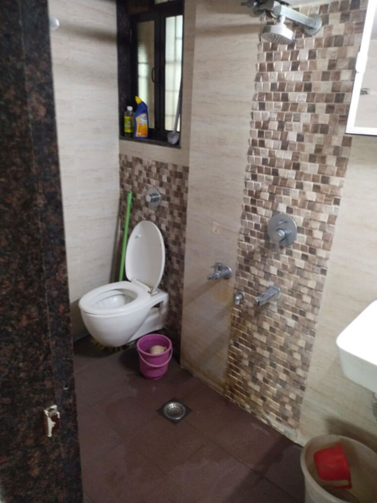 Bathroom, prakruti-park 2 Bedroom 680 Sq.Ft. Apartment In Brahmand Thane 10622757