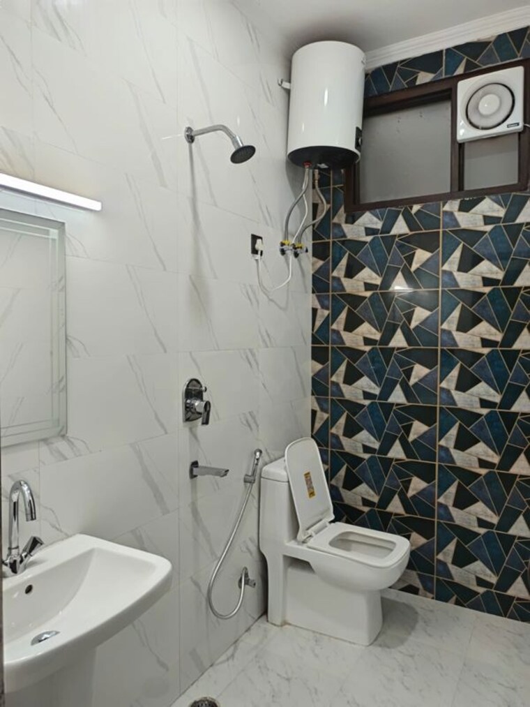 Bathroom, malviya nagar 2 Bedroom 1200 Sq.Ft. Builder Floor In Malviya Nagar Delhi 10622775