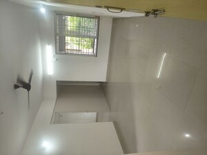 Room in 2.5 BHK Apartment at Arunodaya Apartment, Parvati Paytha – for Rent