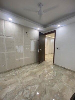 Room in 2 BHK Builder Floor at Khirki Extension – for Rent