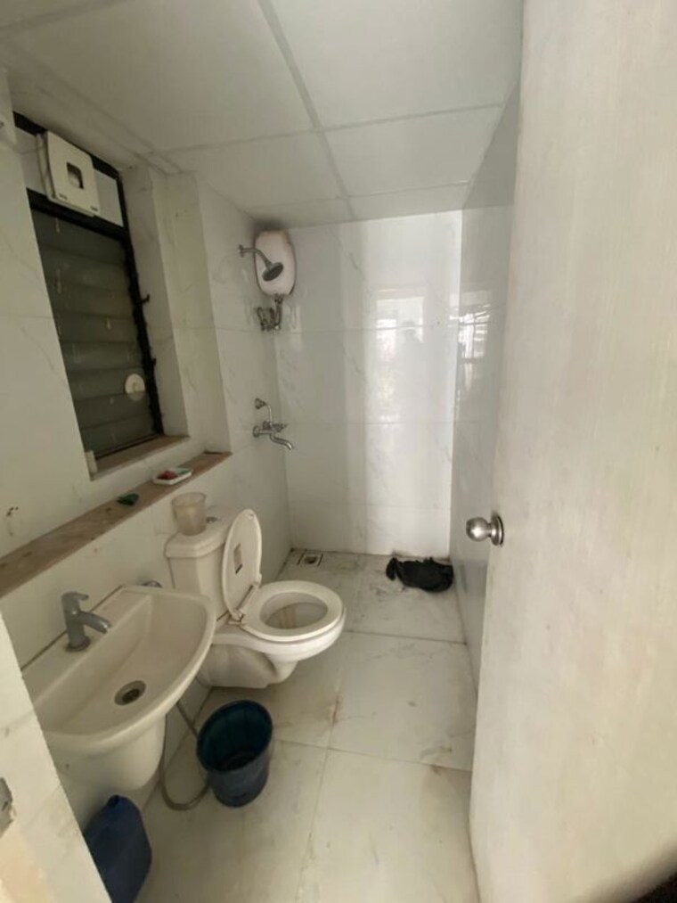 Bathroom, runwal-gardens-phase-i 2 Bedroom 606 Sq.Ft. Apartment In Dombivli East Thane 10622799