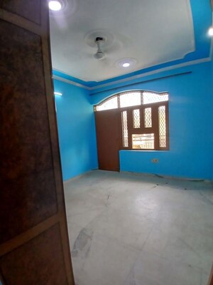 Room in 3 BHK Builder Floor at Ip Colony – for Rent