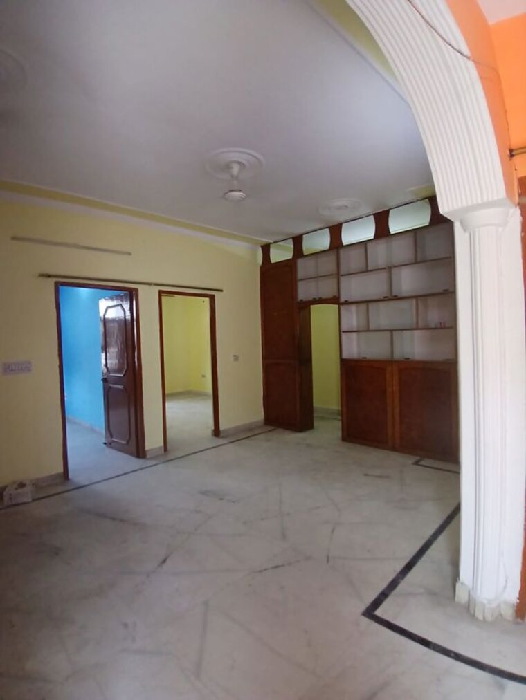 Room, ip colony 3 Bedroom 250 Sq.Yd. Builder Floor In Ip Colony Faridabad 10622787