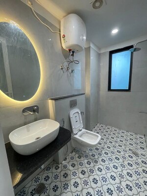 Bathroom in 1 BHK Builder Floor at Sector 31 – for Rent
