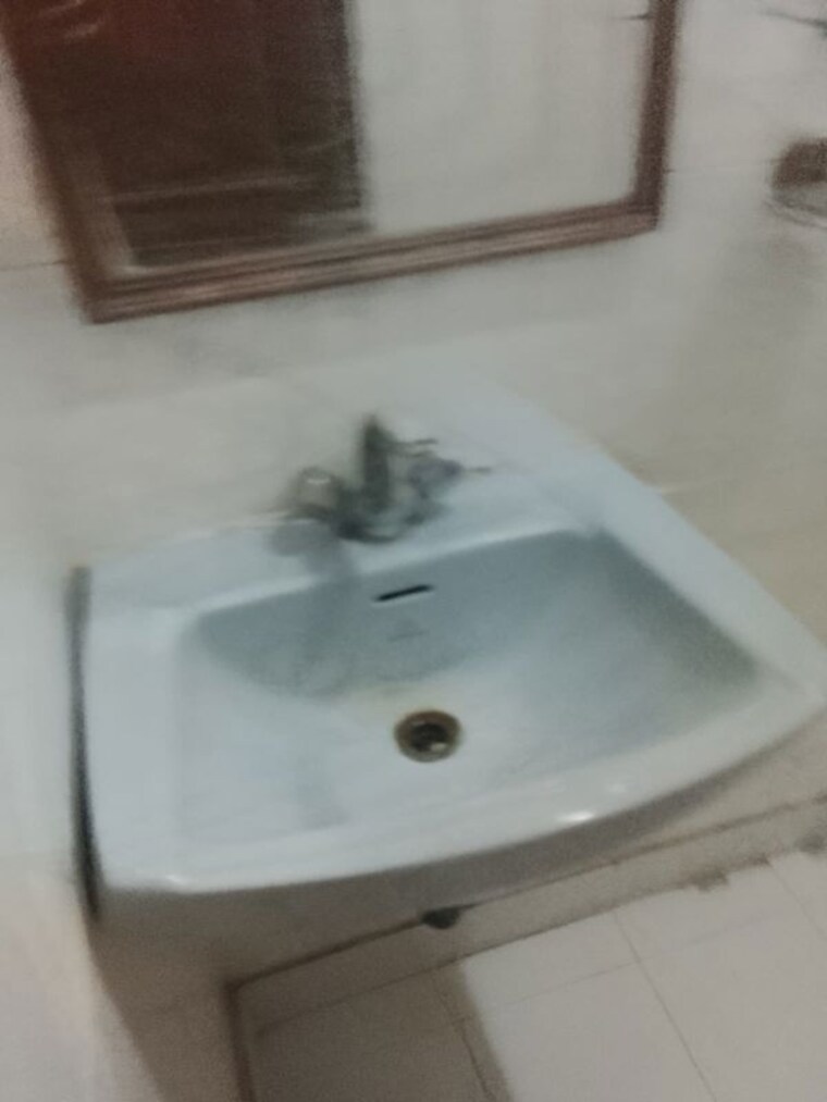 Bathroom, malviya nagar 3 Bedroom 1800 Sq.Ft. Builder Floor In Malviya Nagar Delhi 10622848