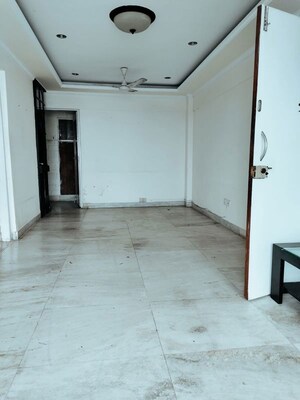 Room in 2 BHK Apartment at Juhu – for Sale