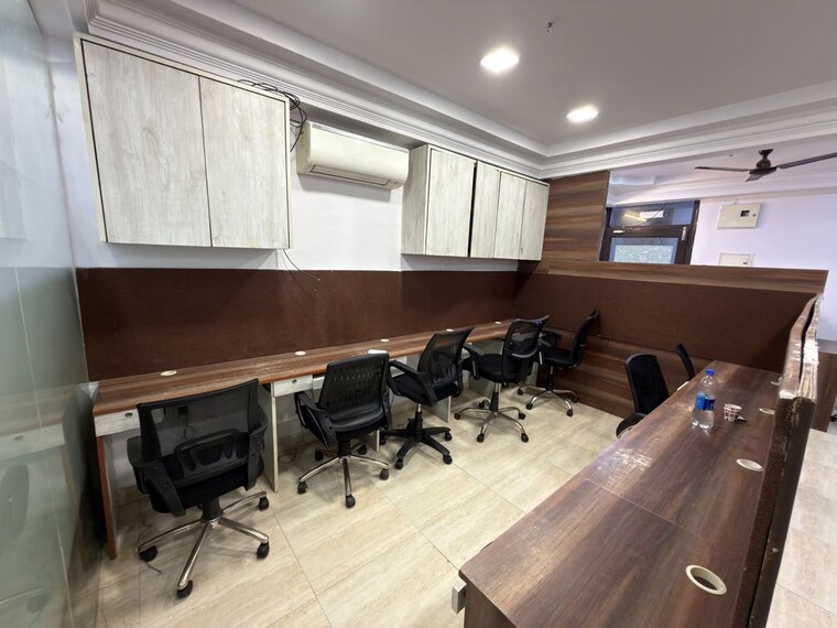 Team Area, netaji subhash place Commercial Office Space 850 Sq.Ft. In Netaji Subhash Place Delhi 10622792