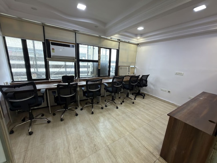 Gym, netaji subhash place Commercial Office Space 850 Sq.Ft. In Netaji Subhash Place Delhi 10622792