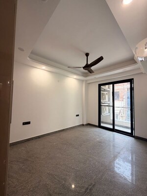 Room in 4 BHK Builder Floor at Saket – for Rent