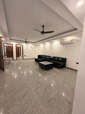 Team Area in 4 BHK Builder Floor at Saket – for Rent