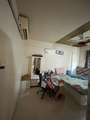 Team Area in 2 BHK Apartment at Magarpatta Jasminium, Hadapsar – for Rent