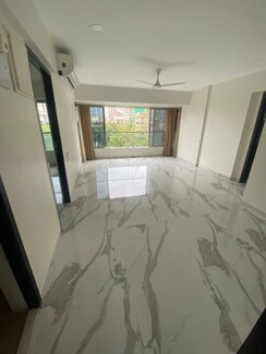 2 BHK Apartment For Sale in Bandra West