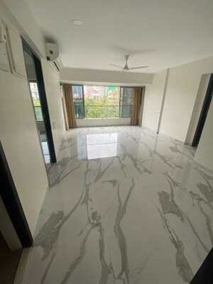2 BHK Apartment For Sale in Bandra West