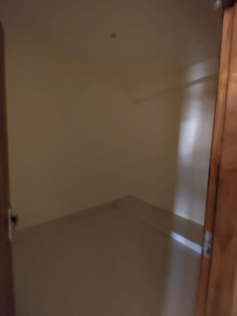 Room, sector 57 3 Bedroom 500 Sq.Yd. Builder Floor In Sector 57 Gurgaon 10622886