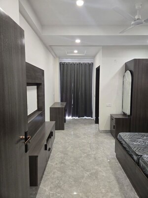 Building Lobby in 2 BHK Builder Floor at Sector 40 – for Rent