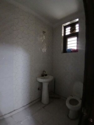 Bathroom in 3 BHK Builder Floor at Sector 30 – for Rent