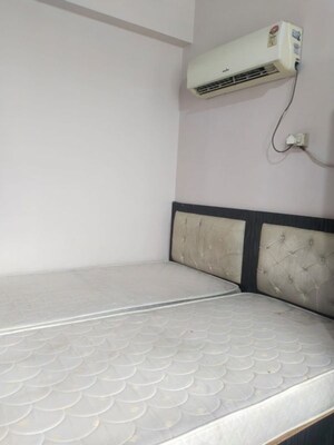 Room in 2 BHK Apartment at Haware Splendor, Kharghar – for Rent