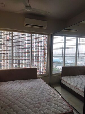 Room in 2 BHK Apartment at JP Unity Tower, Lower Parel – for Rent