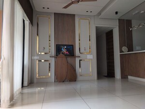 Room in 4 BHK Apartment at Avirat Silver Harmony, Gota – for Rent