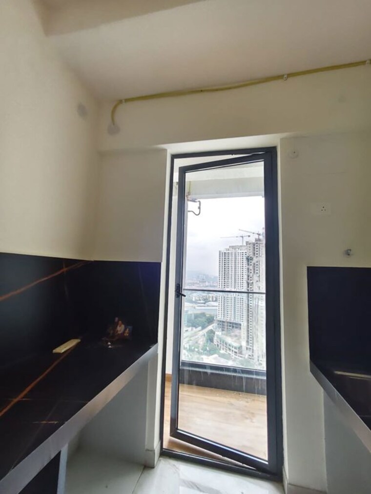 Kitchen, raymond-the-invictus-by-gs 4 Bedroom 1500 Sq.Ft. Apartment In Pokhran Road No One Thane 10622961