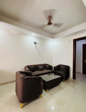 Living Room in 2 BHK Builder Floor at Sector 52 – for Rent