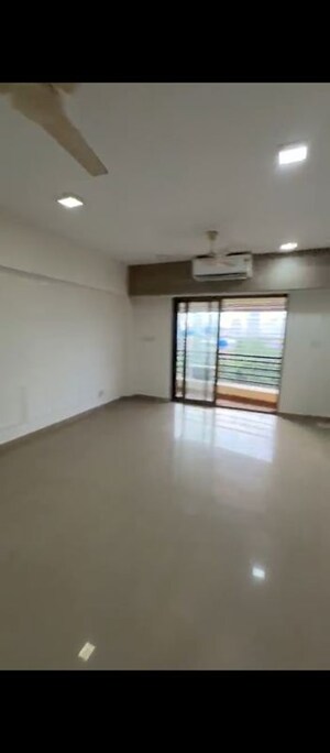 3.5 BHK Apartment For Rent in Siroya Marina, Mazgaon