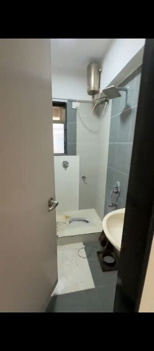 Bathroom in 3.5 BHK Apartment at Siroya Marina, Mazgaon – for Rent