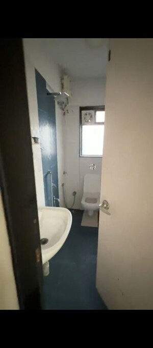 Bathroom in 3.5 BHK Apartment at Siroya Marina, Mazgaon – for Rent