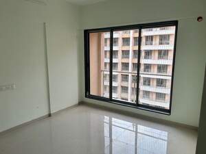 Room in 2.5 BHK Apartment at Siddharth Nagar CHS Goregaon, Goregaon West – for Rent