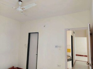 Room in 3 BHK Apartment at Shanti Vihar, Bavdhan – for Rent