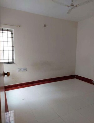 Room in 3 BHK Apartment at Shanti Vihar, Bavdhan – for Rent