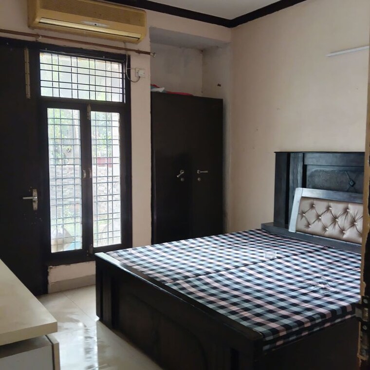 Bedroom, ardee-city 3 Bedroom 240 Sq.Yd. Builder Floor In Sector 52 Gurgaon 10622985