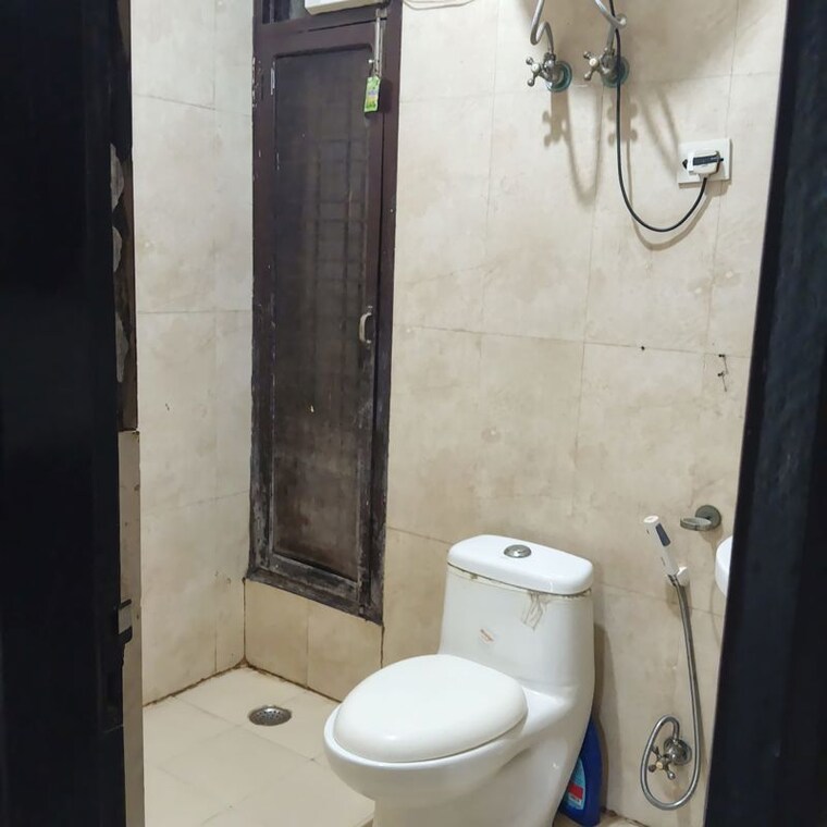 Bathroom, ardee-city 3 Bedroom 240 Sq.Yd. Builder Floor In Sector 52 Gurgaon 10622985