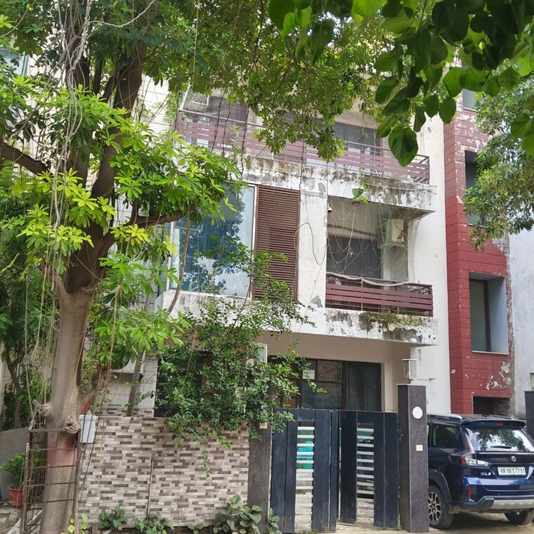 Exterior View, ardee-city 3 Bedroom 240 Sq.Yd. Builder Floor In Sector 52 Gurgaon 10622985
