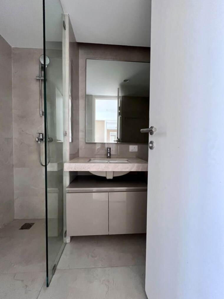 Bathroom, hiranandani-estate 3 Bedroom 1500 Sq.Ft. Apartment In Ghodbunder Road Thane 10622986