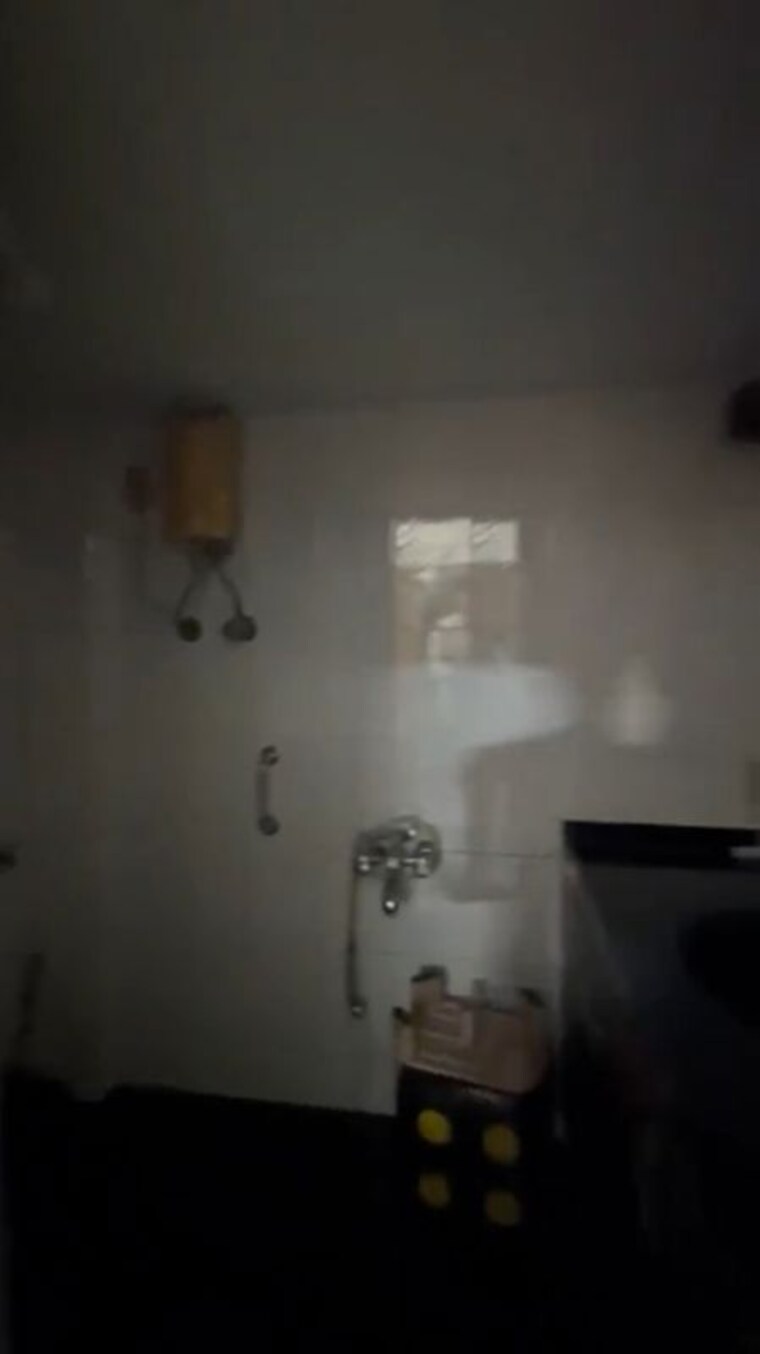 Bathroom, chembur 2 Bedroom 975 Sq.Ft. Apartment In Chembur Mumbai 10622977