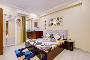 Living Room in 1 RK Independent House at Sector 14 – for Rent