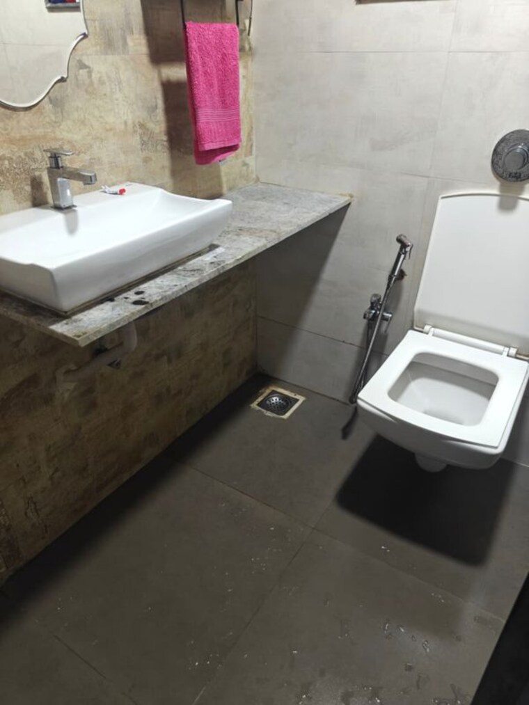 Bathroom, mamta-apartments-prabhadevi 1 Bedroom 450 Sq.Ft. Apartment In Prabhadevi Mumbai 10623020
