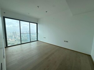Room in 4 BHK Apartment at Rustomjee Crown, Prabhadevi – for Rent