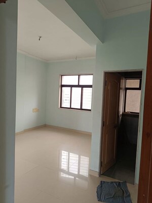 Room in 3 BHK Apartment at Meera Tower, Andheri West – for Sale